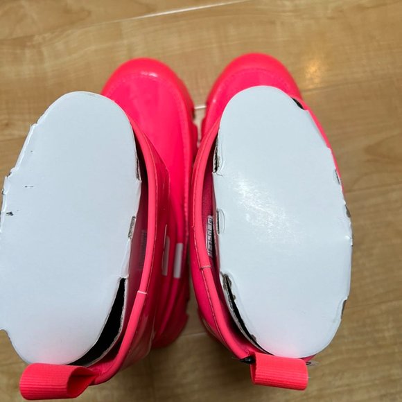 UGG Classic Brellah Round Toe Snow Boots - Picture 4 of 7